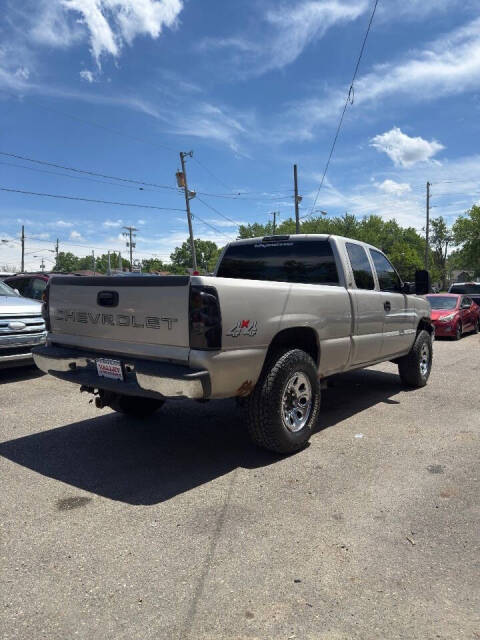 chevrolet silverado 1500 2005 1GCEK19T75E177741 image chevrolet silverado 1500 2005 1GCEK19T75E177741 image